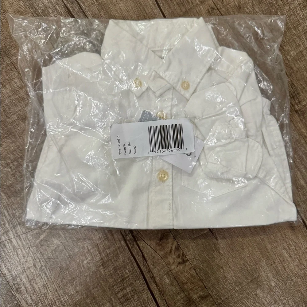 Carter’s Baby‎ White Oxford Bodysuit 12 Months Button Front NWT